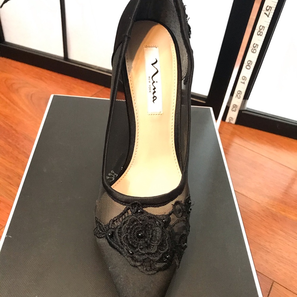 Nina Donela size 7.5 (ID .OO)